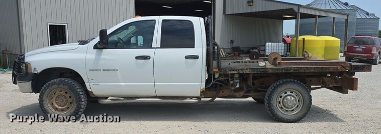 image for item DQ4416 2004 Dodge  Ram 3500 Quad Cab bale bed pickup truck