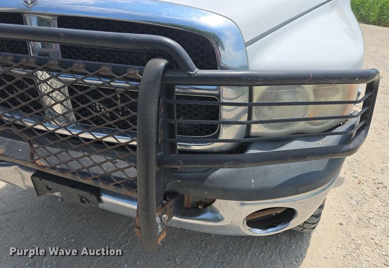 image for item DQ4416 2004 Dodge  Ram 3500 Quad Cab bale bed pickup truck