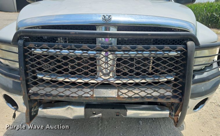 image for item DQ4416 2004 Dodge  Ram 3500 Quad Cab bale bed pickup truck