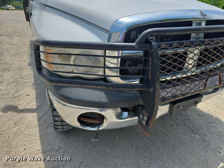 image for item DQ4416 2004 Dodge  Ram 3500 Quad Cab bale bed pickup truck
