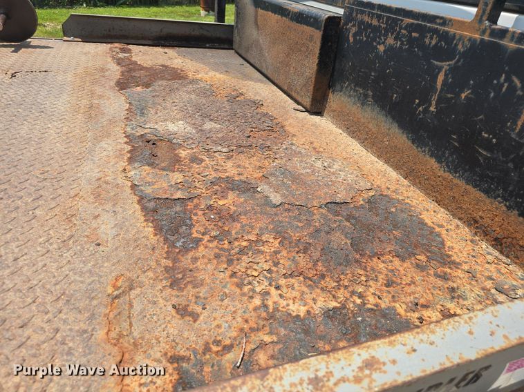 image for item DQ4416 2004 Dodge  Ram 3500 Quad Cab bale bed pickup truck