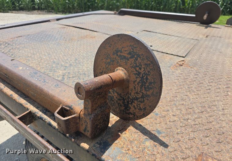 image for item DQ4416 2004 Dodge  Ram 3500 Quad Cab bale bed pickup truck