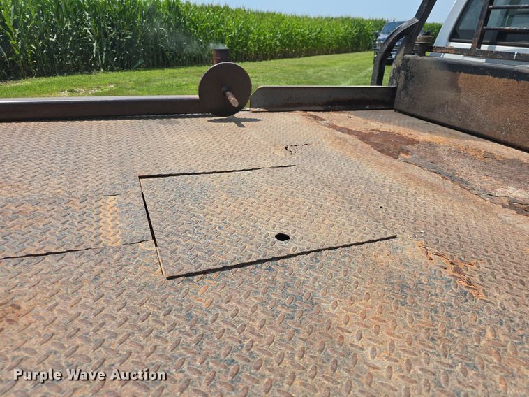 image for item DQ4416 2004 Dodge  Ram 3500 Quad Cab bale bed pickup truck