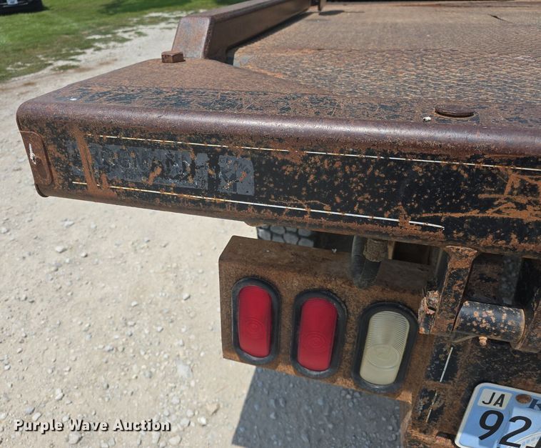 image for item DQ4416 2004 Dodge  Ram 3500 Quad Cab bale bed pickup truck