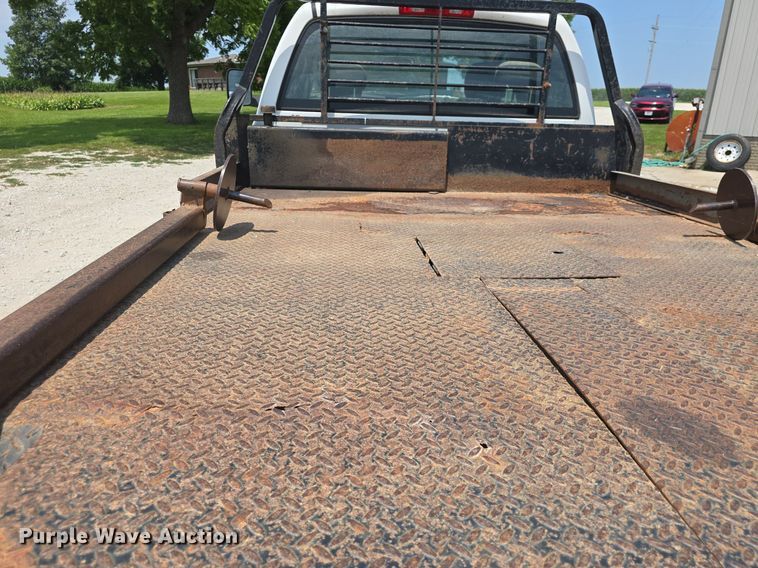 image for item DQ4416 2004 Dodge  Ram 3500 Quad Cab bale bed pickup truck