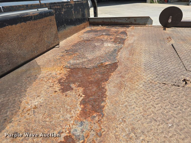 image for item DQ4416 2004 Dodge  Ram 3500 Quad Cab bale bed pickup truck