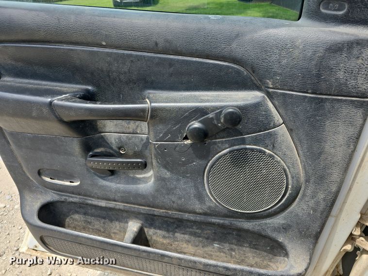 image for item DQ4416 2004 Dodge  Ram 3500 Quad Cab bale bed pickup truck