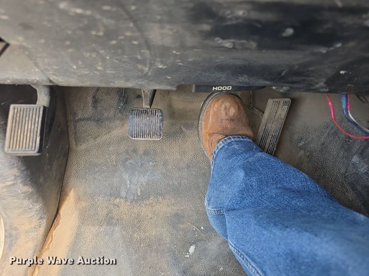 image for item DQ4416 2004 Dodge  Ram 3500 Quad Cab bale bed pickup truck