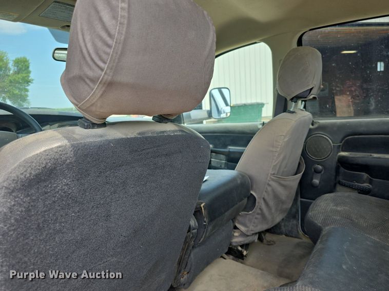 image for item DQ4416 2004 Dodge  Ram 3500 Quad Cab bale bed pickup truck