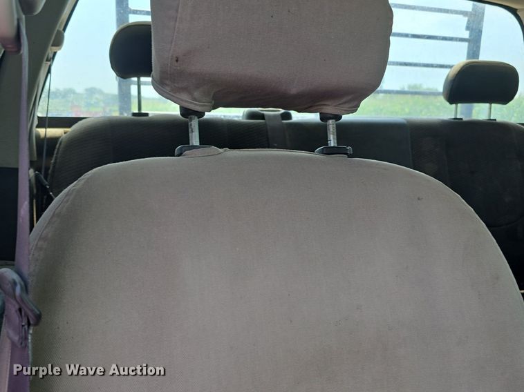 image for item DQ4416 2004 Dodge  Ram 3500 Quad Cab bale bed pickup truck