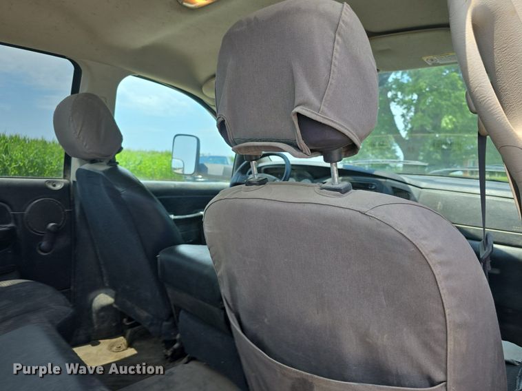 image for item DQ4416 2004 Dodge  Ram 3500 Quad Cab bale bed pickup truck