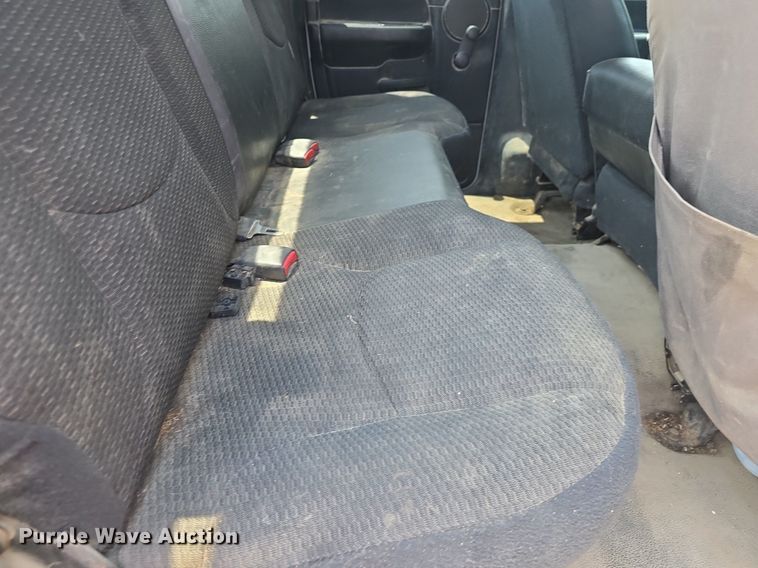 image for item DQ4416 2004 Dodge  Ram 3500 Quad Cab bale bed pickup truck
