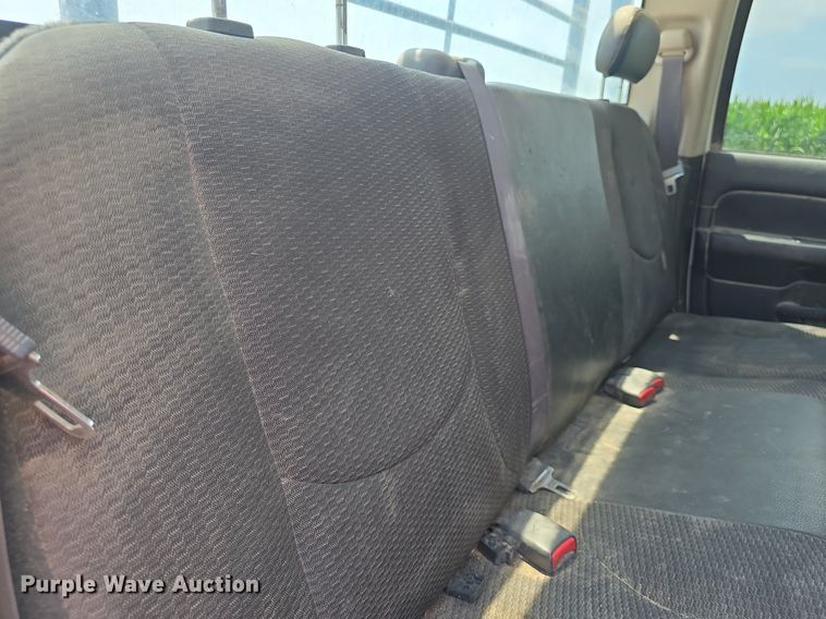 image for item DQ4416 2004 Dodge  Ram 3500 Quad Cab bale bed pickup truck