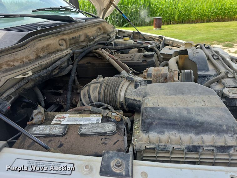 image for item DQ4416 2004 Dodge  Ram 3500 Quad Cab bale bed pickup truck