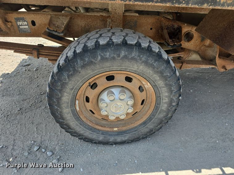 image for item DQ4416 2004 Dodge  Ram 3500 Quad Cab bale bed pickup truck