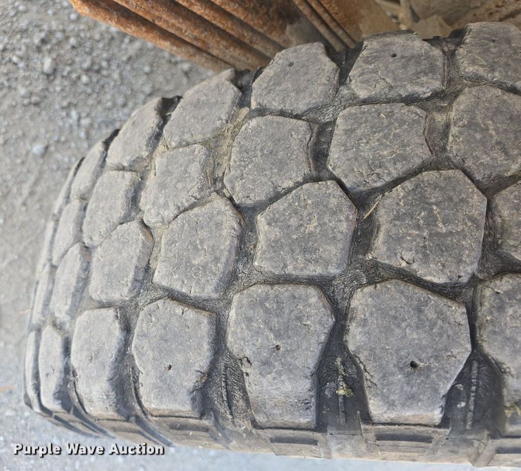 image for item DQ4416 2004 Dodge  Ram 3500 Quad Cab bale bed pickup truck