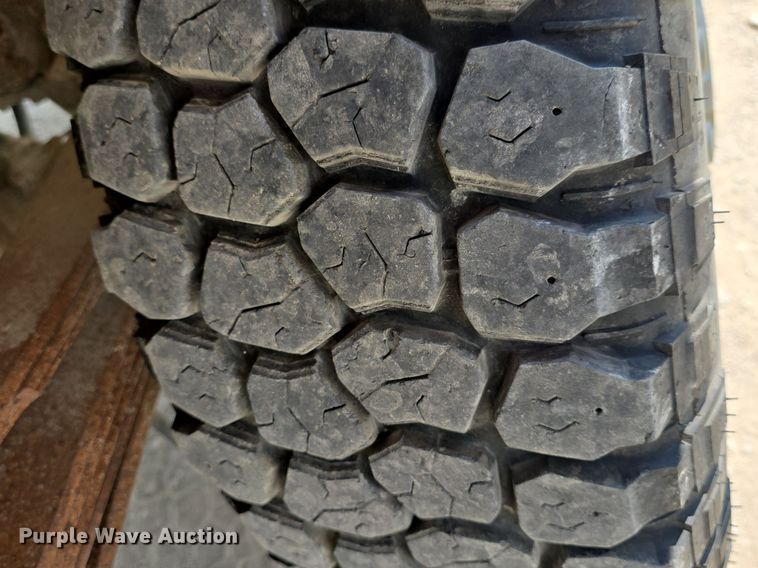 image for item DQ4416 2004 Dodge  Ram 3500 Quad Cab bale bed pickup truck