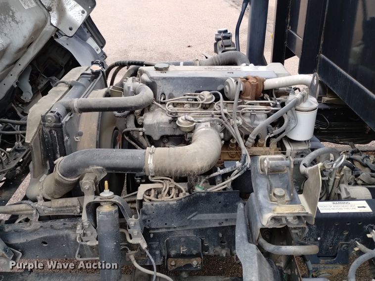 image for item DQ6165 2002 Isuzu  NPR HD flatbed truck