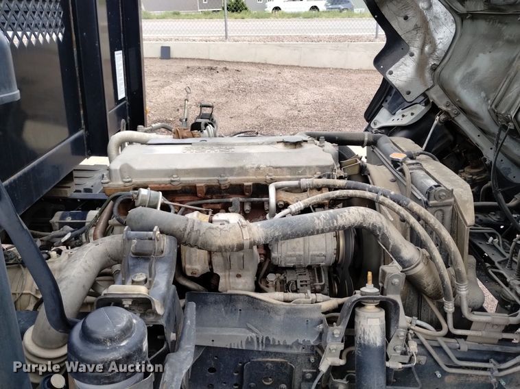 image for item DQ6165 2002 Isuzu  NPR HD flatbed truck