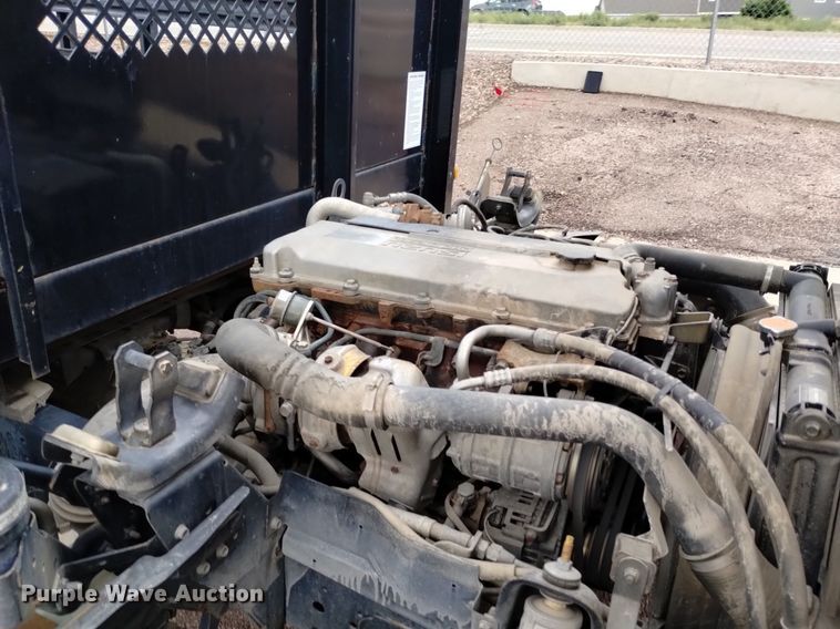 image for item DQ6165 2002 Isuzu  NPR HD flatbed truck