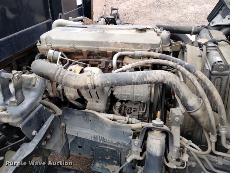 image for item DQ6165 2002 Isuzu  NPR HD flatbed truck