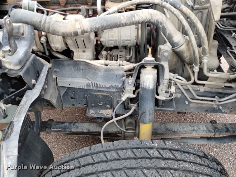 image for item DQ6165 2002 Isuzu  NPR HD flatbed truck