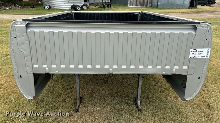image for item DQ6854 1999 Dodge Ram 3500 8' pickup bed