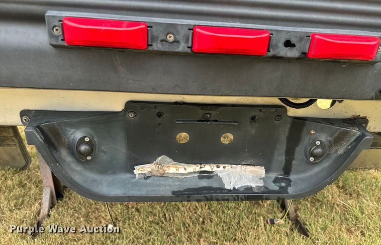 image for item DQ6854 1999 Dodge Ram 3500 8' pickup bed