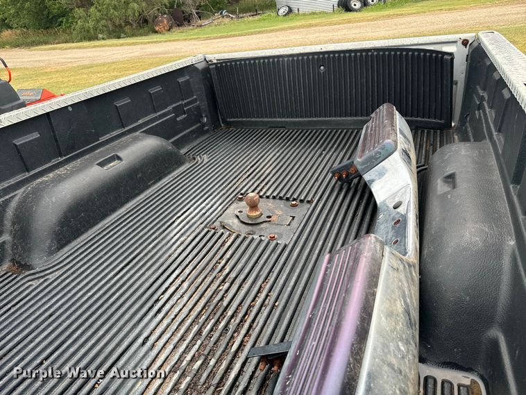 image for item DQ6854 1999 Dodge Ram 3500 8' pickup bed