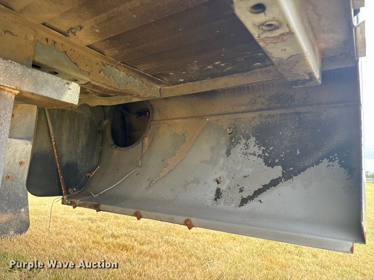 image for item DQ6854 1999 Dodge Ram 3500 8' pickup bed