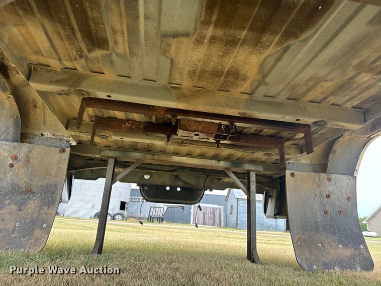 image for item DQ6854 1999 Dodge Ram 3500 8' pickup bed