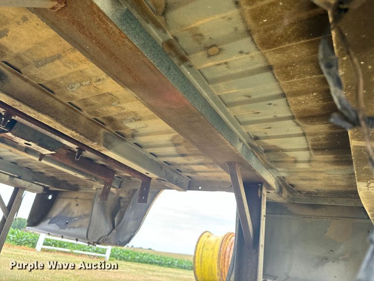 image for item DQ6854 1999 Dodge Ram 3500 8' pickup bed