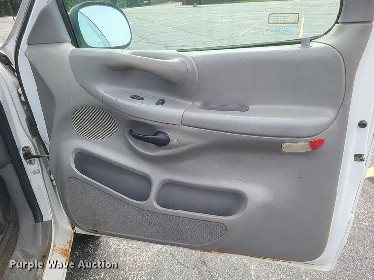 image for item DR4866 1998 Ford  F150 pickup truck