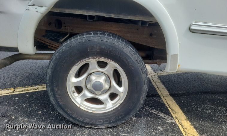 image for item DR4866 1998 Ford  F150 pickup truck