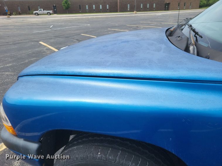 image for item DR4867 2001 Dodge  Dakota Sport pickup truck