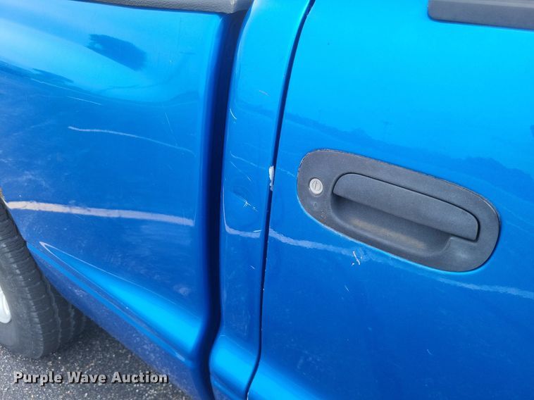 image for item DR4867 2001 Dodge  Dakota Sport pickup truck