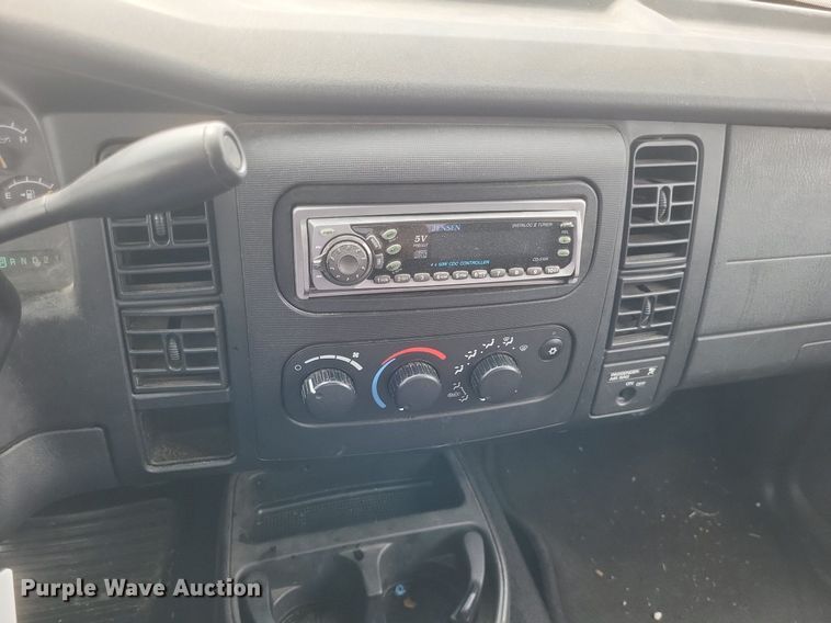 image for item DR4867 2001 Dodge  Dakota Sport pickup truck