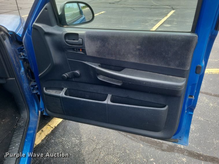 image for item DR4867 2001 Dodge  Dakota Sport pickup truck