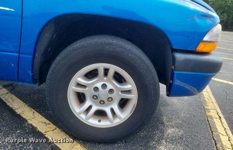 image for item DR4867 2001 Dodge  Dakota Sport pickup truck