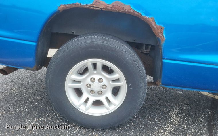 image for item DR4867 2001 Dodge  Dakota Sport pickup truck