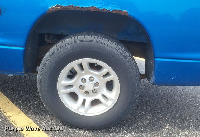 image for item DR4867 2001 Dodge  Dakota Sport pickup truck