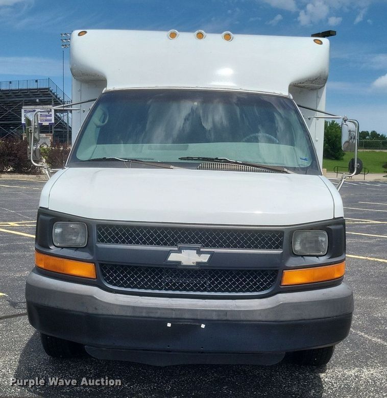 image for item DR4870 2004 Chevrolet  delivery truck