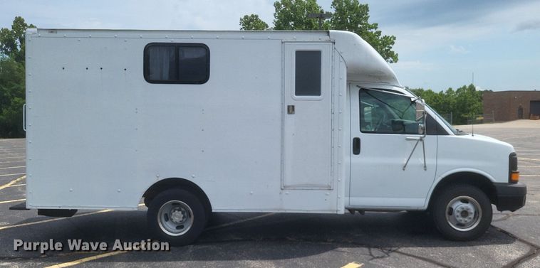 image for item DR4870 2004 Chevrolet  delivery truck