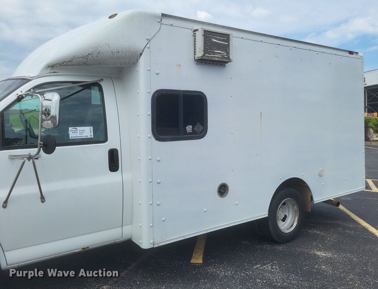 image for item DR4870 2004 Chevrolet  delivery truck