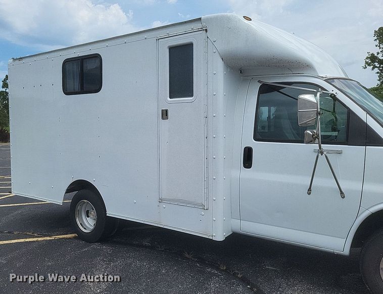 image for item DR4870 2004 Chevrolet  delivery truck