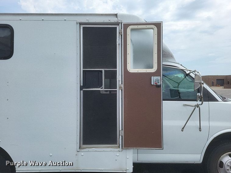 image for item DR4870 2004 Chevrolet  delivery truck