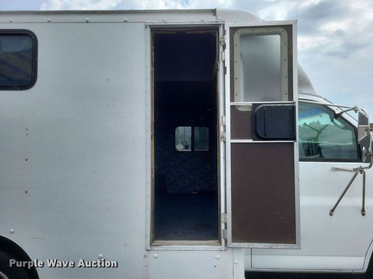 image for item DR4870 2004 Chevrolet  delivery truck