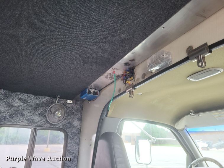 image for item DR4870 2004 Chevrolet  delivery truck