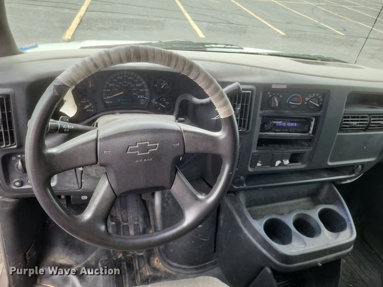 image for item DR4870 2004 Chevrolet  delivery truck