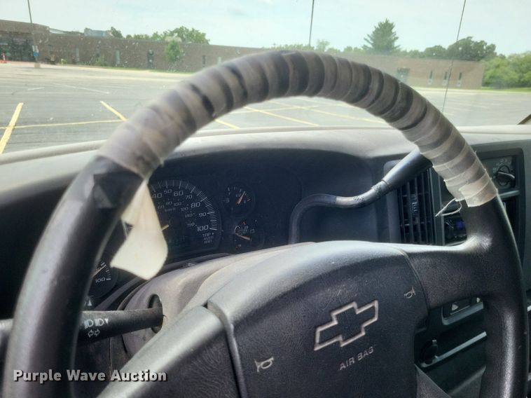 image for item DR4870 2004 Chevrolet  delivery truck